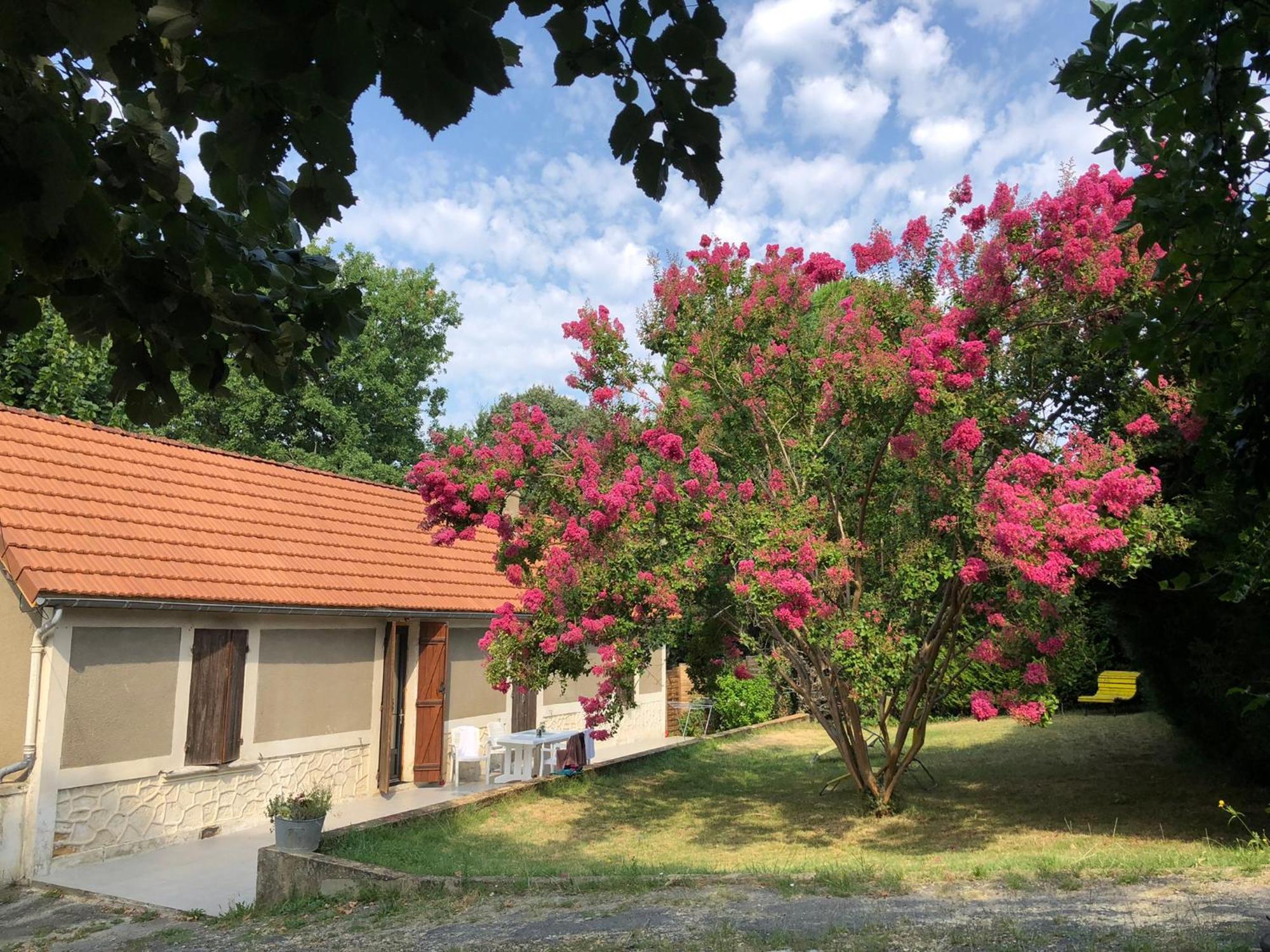 Belvès Au Lilas Rose Maison Entre Campagne Et Village מראה חיצוני תמונה